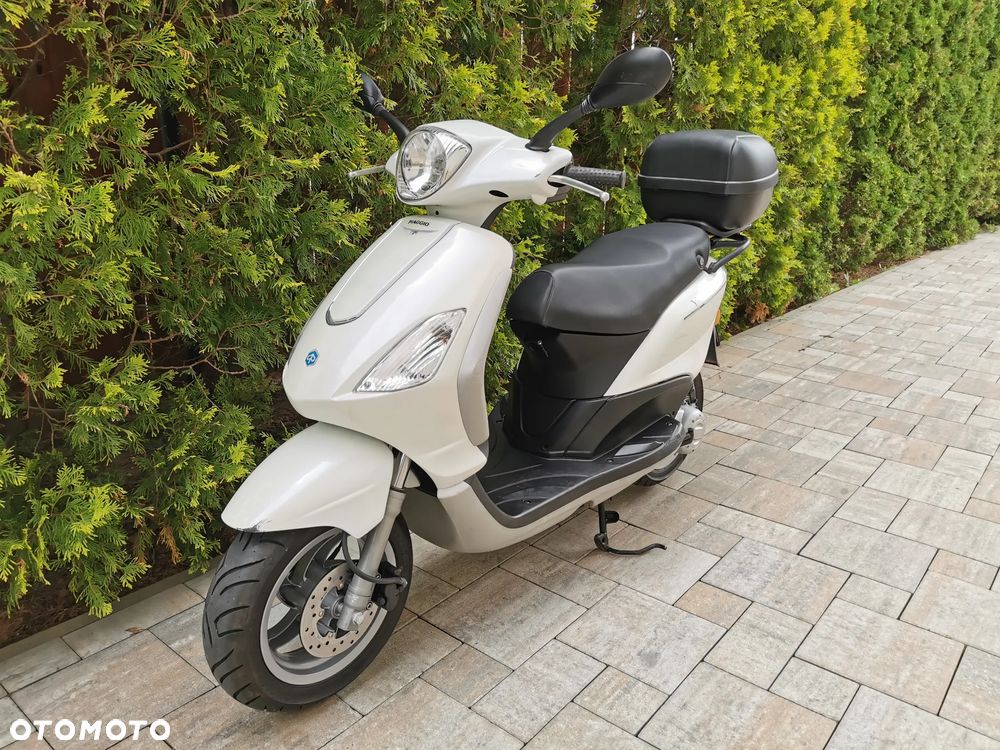 Piaggio FLY - 4