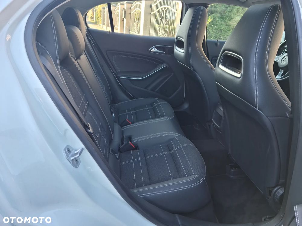 Mercedes-Benz GLA - 19