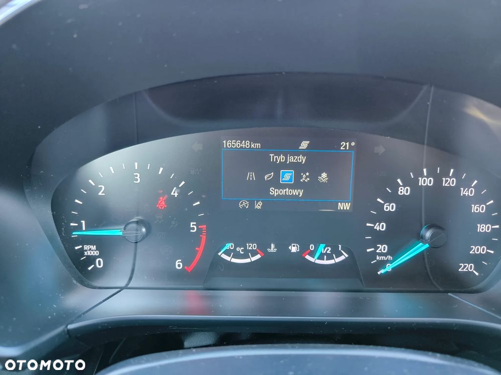 Ford Kuga 2.0 TDCi 2x4 Titanium - 22