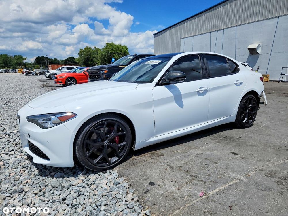 Alfa Romeo Giulia 2.0 Turbo 16V AT8 Veloce Ti - 2