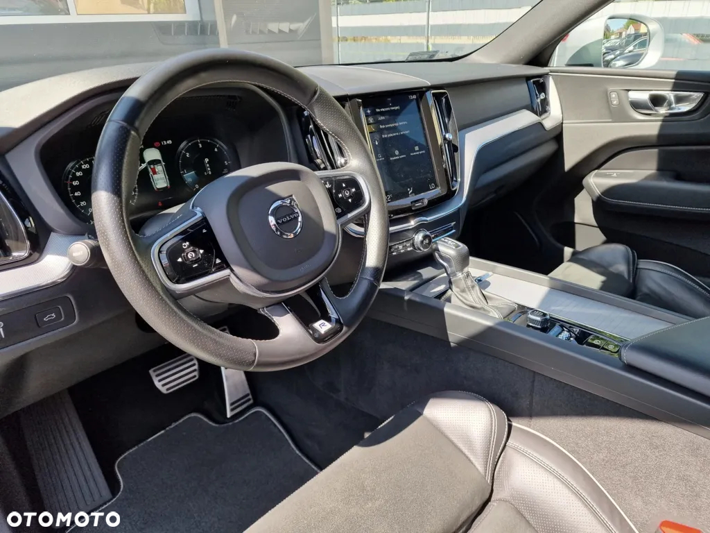Volvo XC 60 D4 R-Design - 17