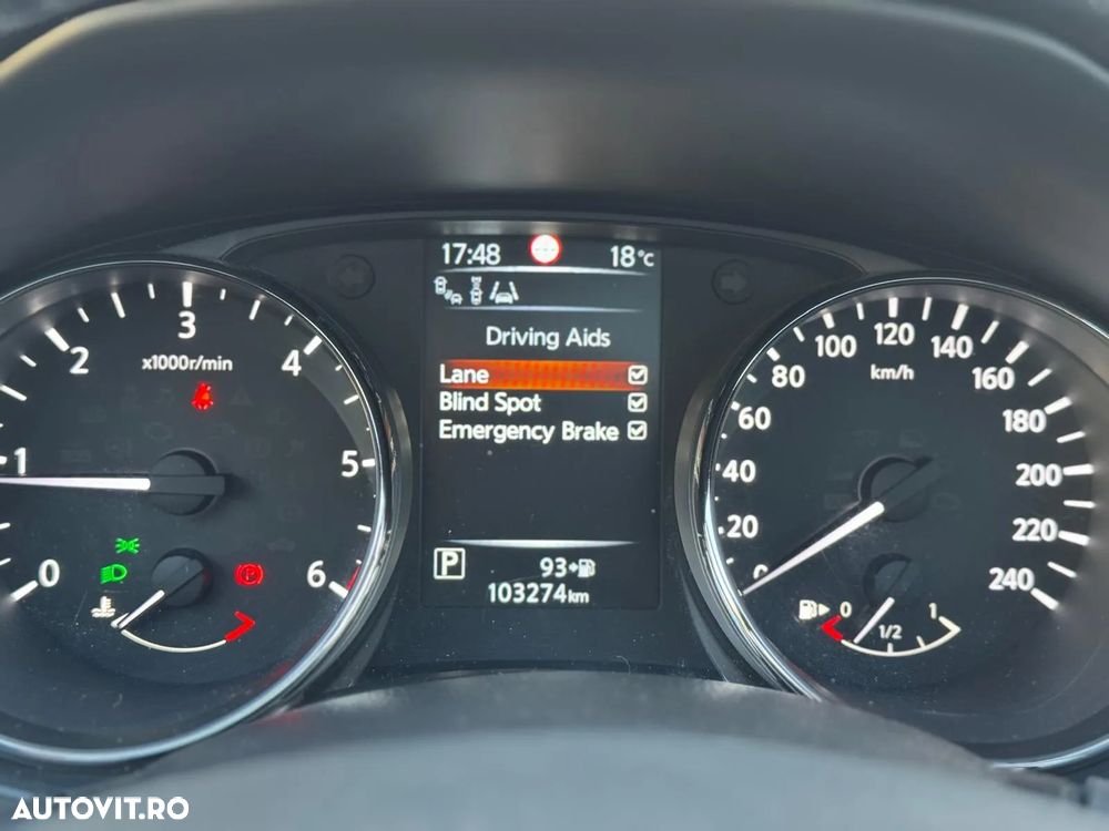 Nissan Qashqai 1.6 DCI Xtronic TEKNA - 6