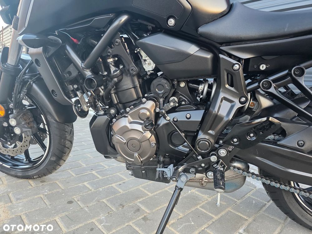 Yamaha MT - 24