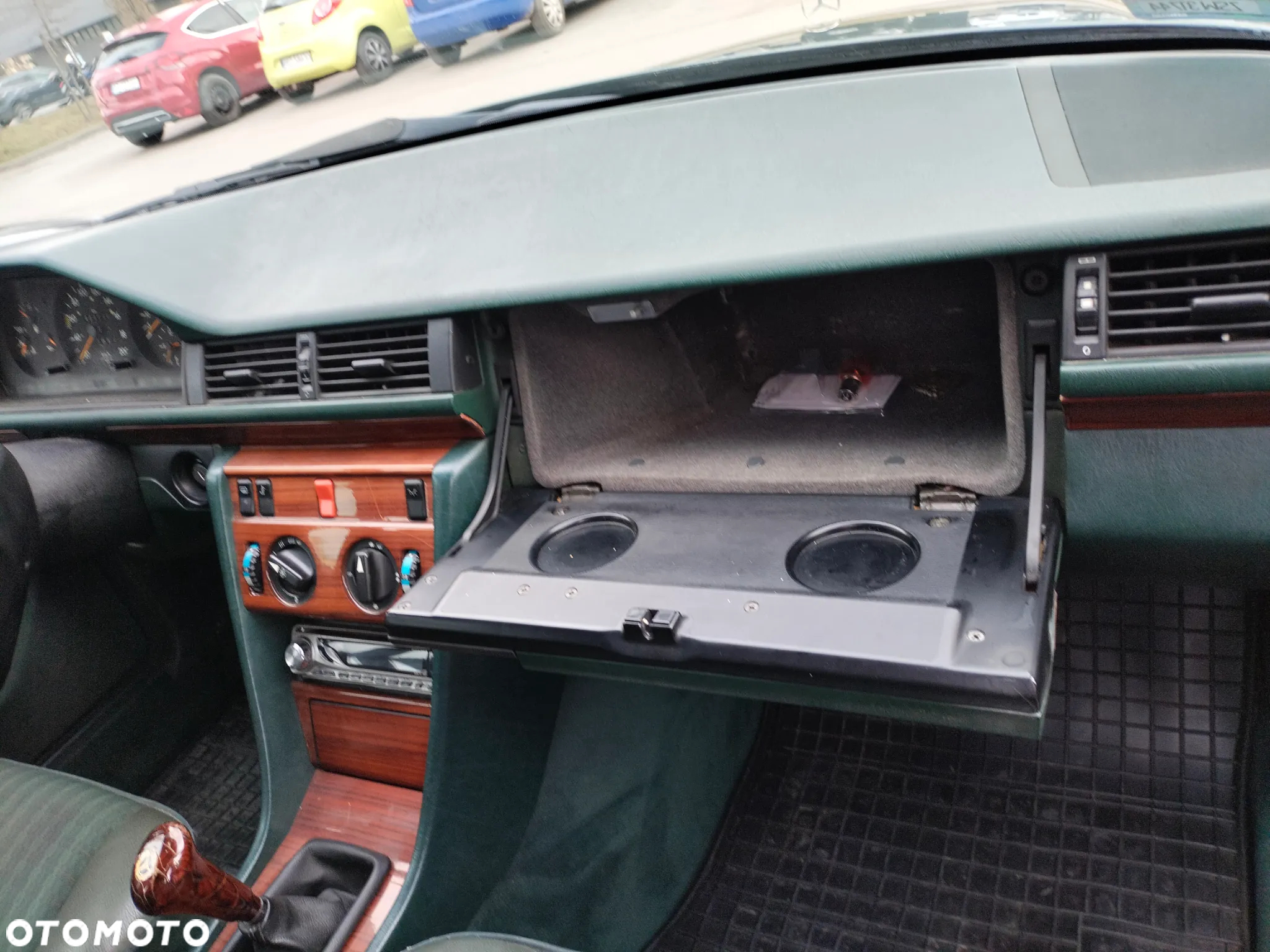 Mercedes-Benz W124 (1984-1993) - 16
