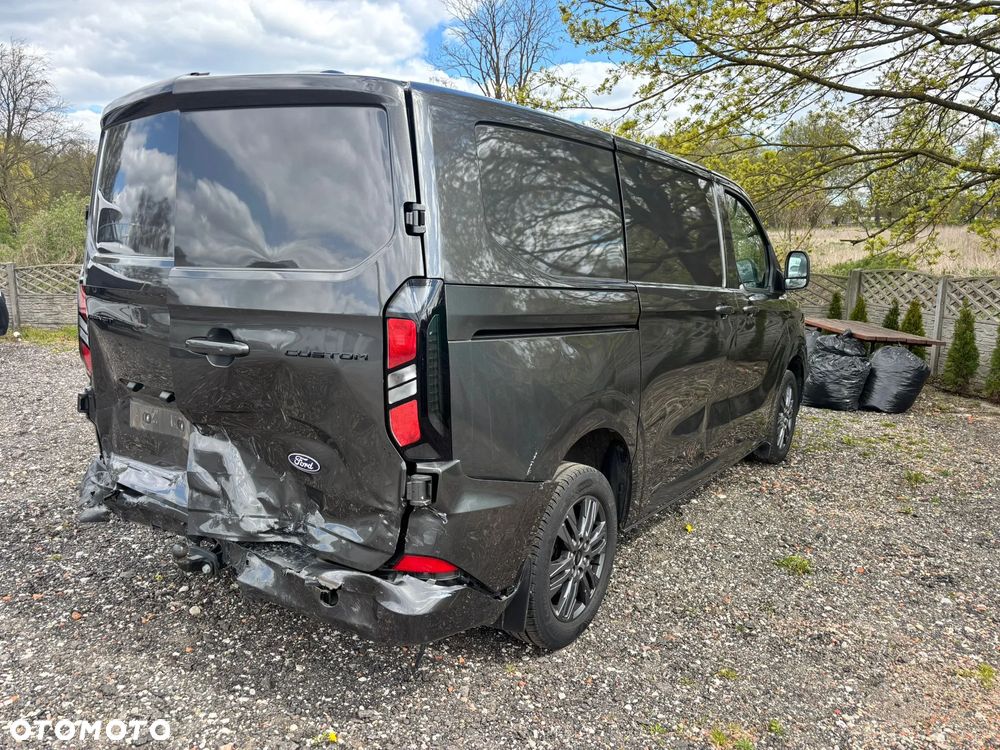 Ford Custom - 8