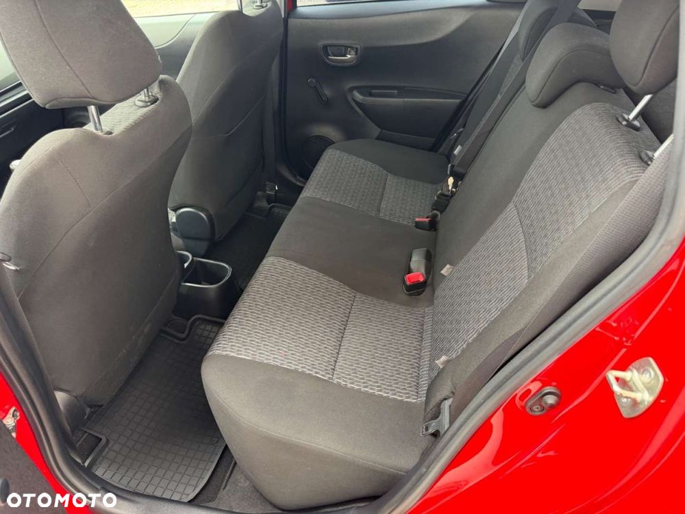 Toyota Yaris - 30