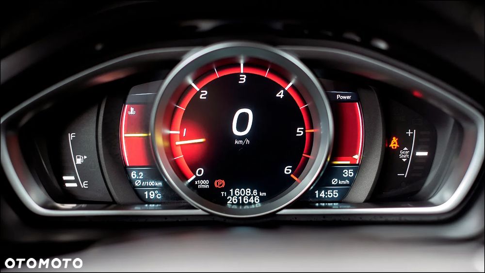 Volvo V40 Cross Country - 19