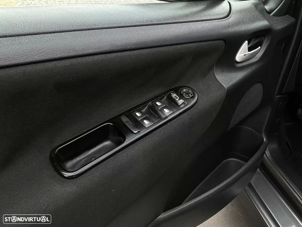 Peugeot 207 1.4 HDi Urban - 14