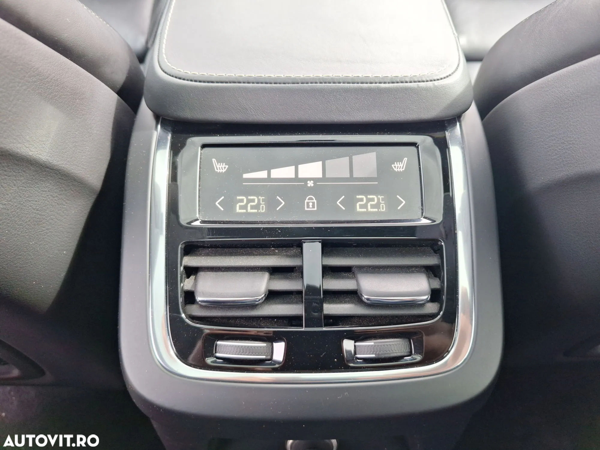 Volvo XC 90 T8 AWD Twin Engine Geartronic RDesign - 27