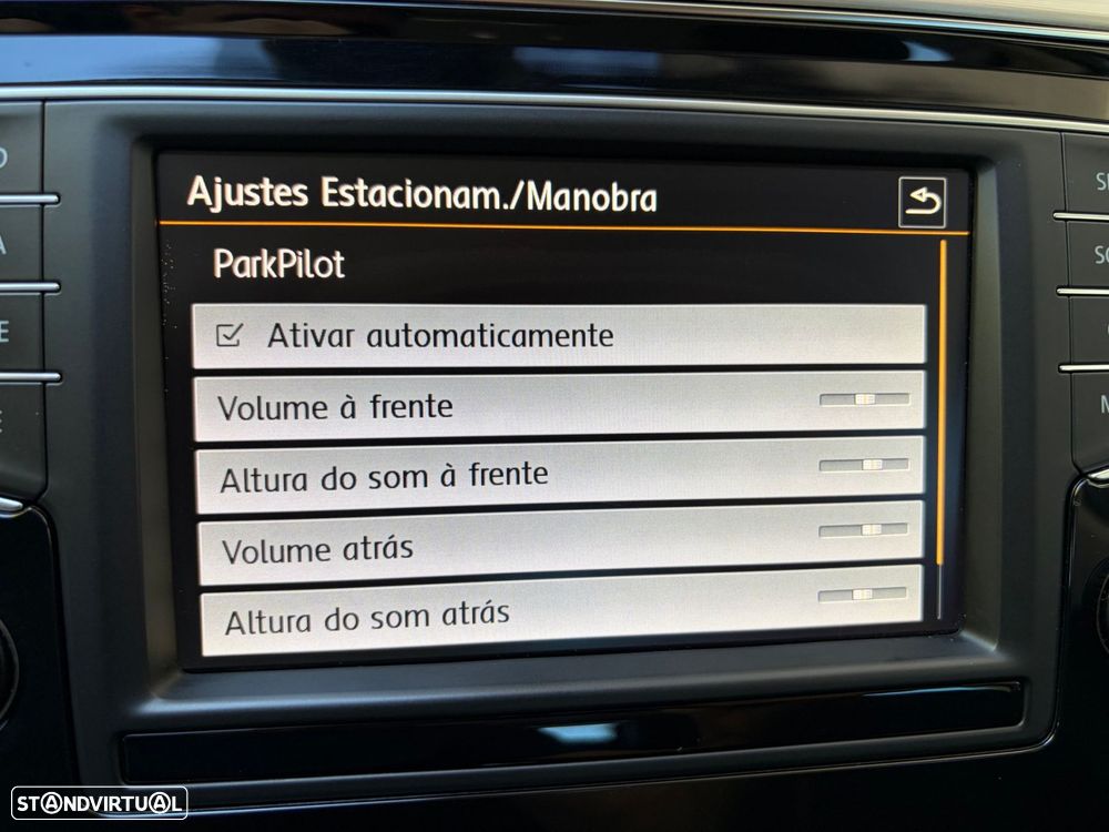 VW Passat Variant 2.0 TDI Highline DSG - 38
