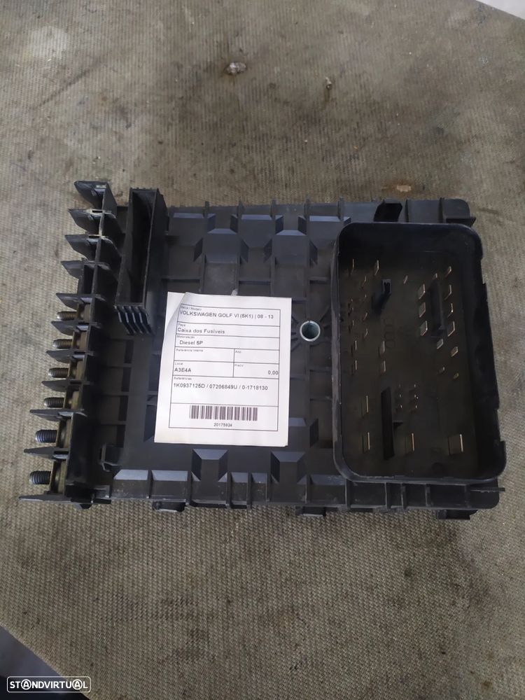 CAIXA DE FUSIVEIS VOLKSWAGEN GOLF 6 / 1K0937125D / 07206849U / 0-1718130 - 2