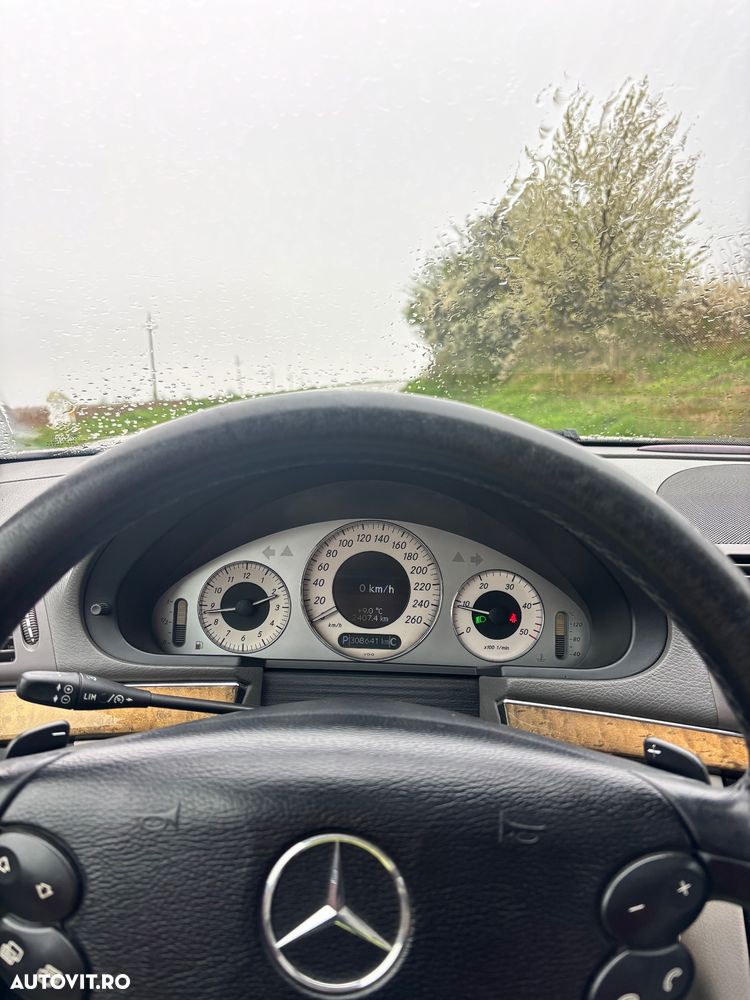 Mercedes-Benz E - 8
