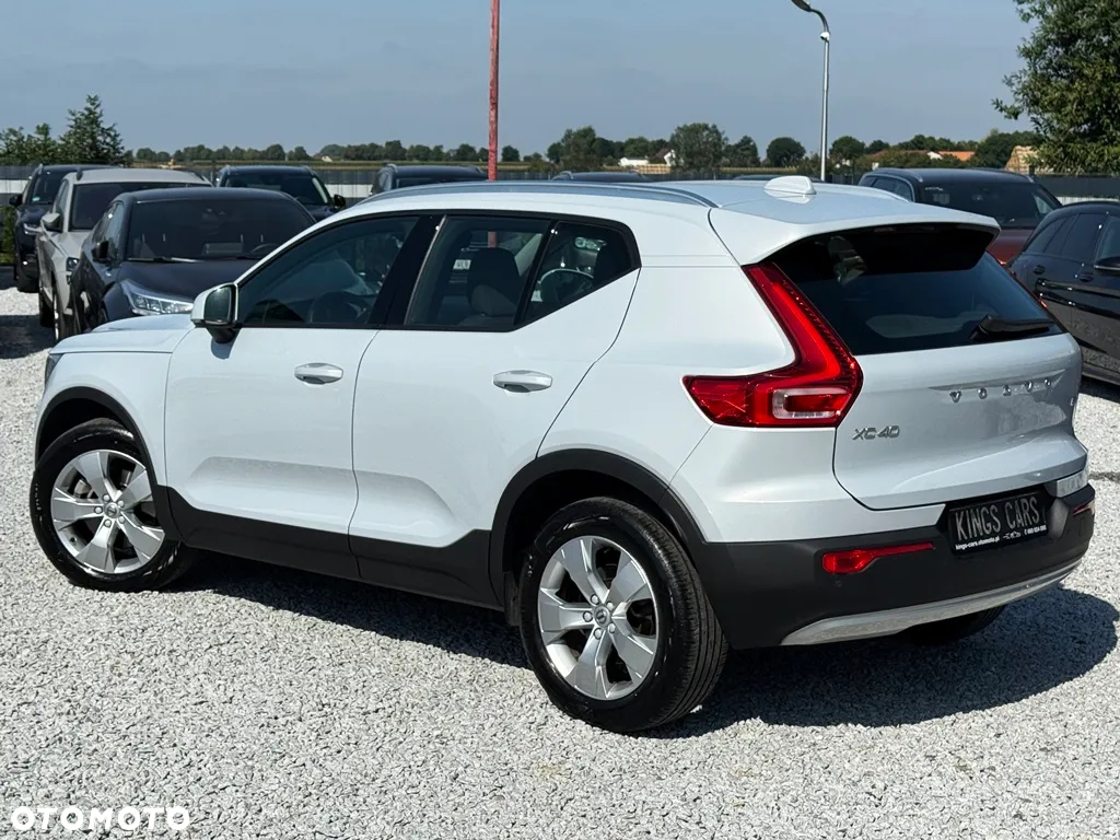 Volvo XC 40 B4 B AWD Geartronic Momentum Pro - 24