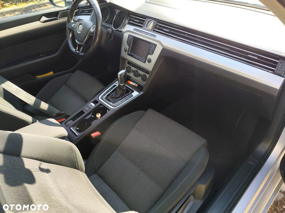 Volkswagen Passat Variant 2.0 TDI SCR DSG Comfortline - 6
