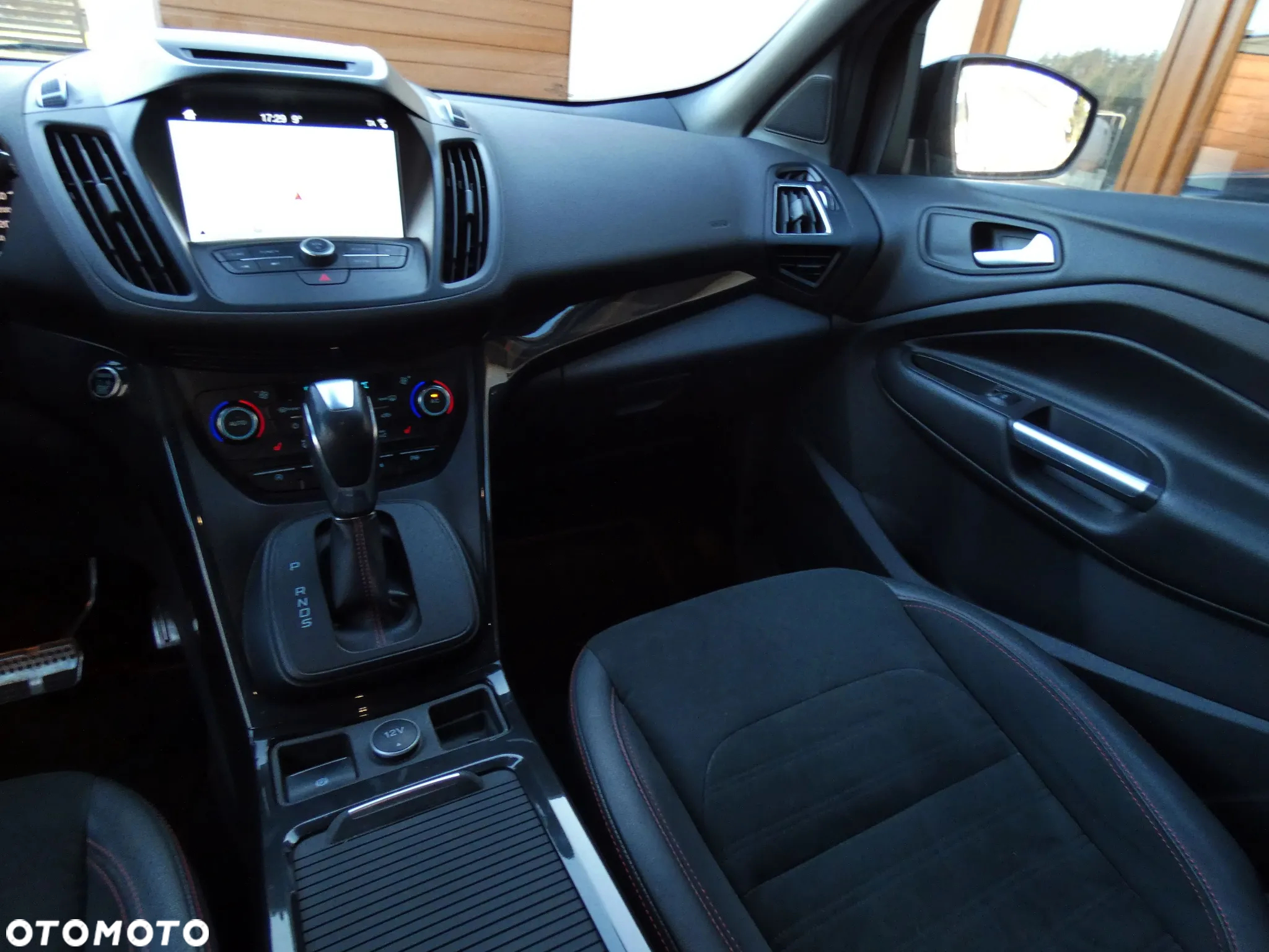 Ford Kuga 2.0 TDCi AWD ST-Line Black - 34