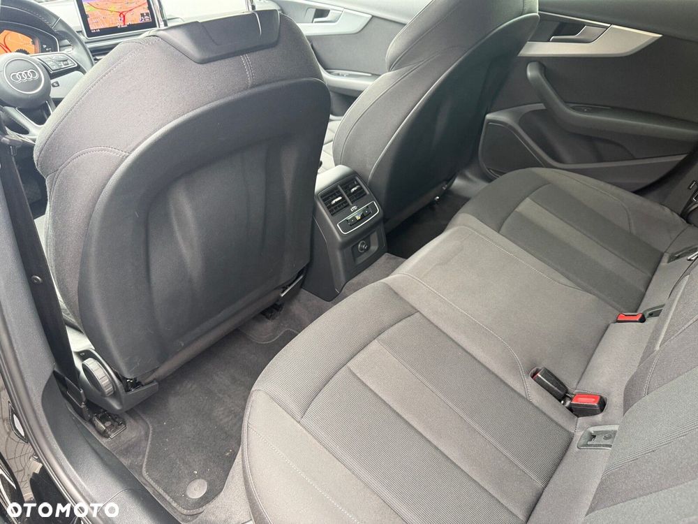 Audi A4 Avant 45 TFSI S tronic - 24