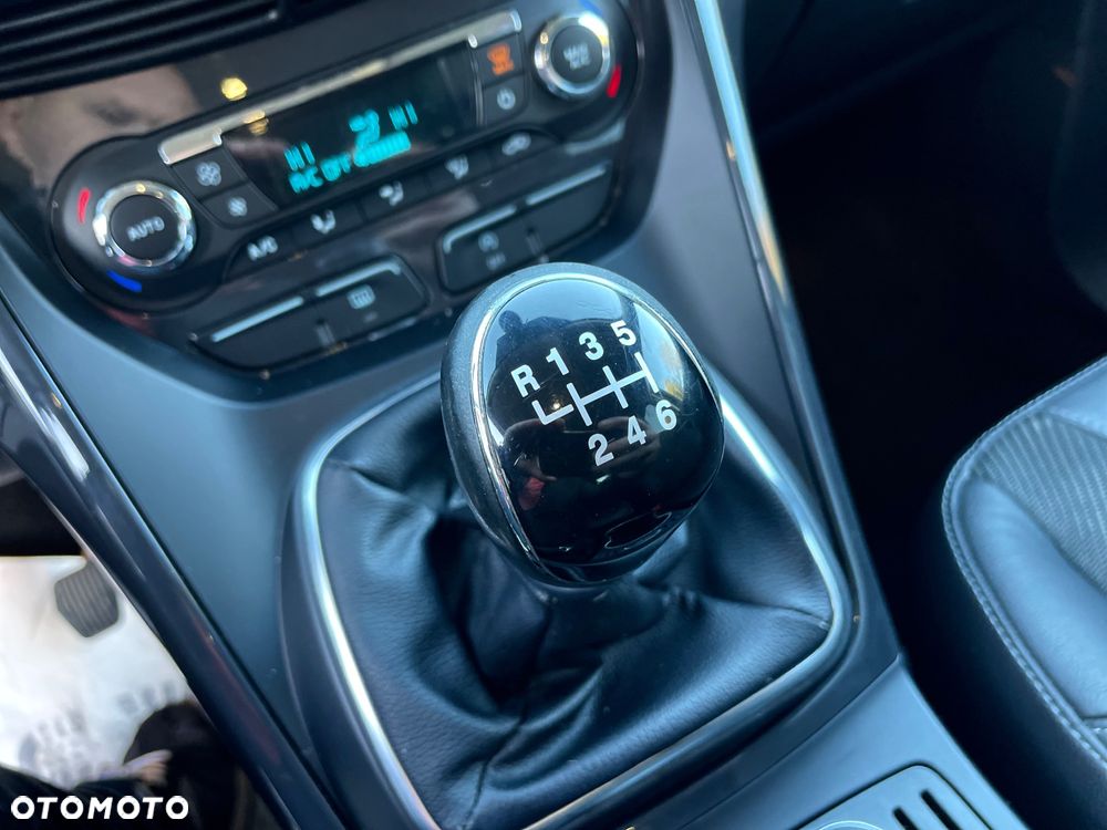 Ford Kuga 2.0 TDCi 2x4 Titanium - 27