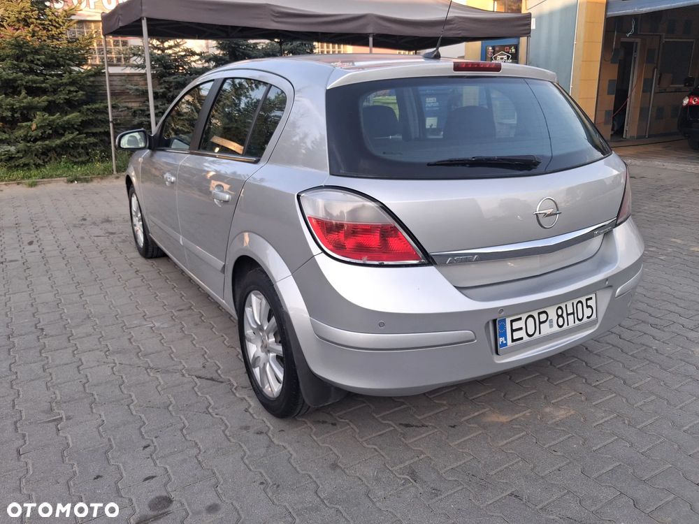 Opel Astra 1.6 Elegance - 25