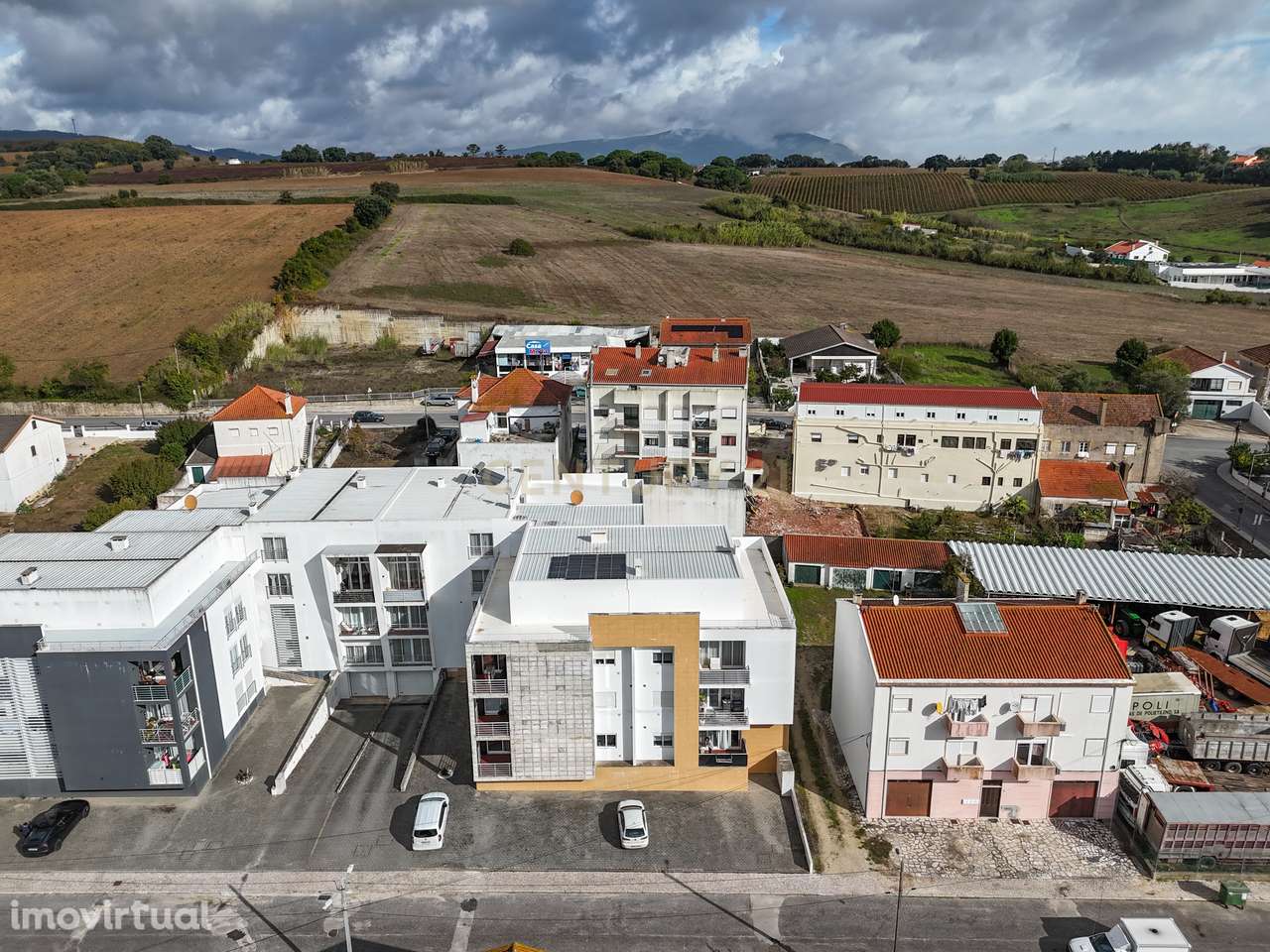 Apartamento T3 com terraço e churrasqueira – Merceana, Alenquer - Grande imagem: 2/36