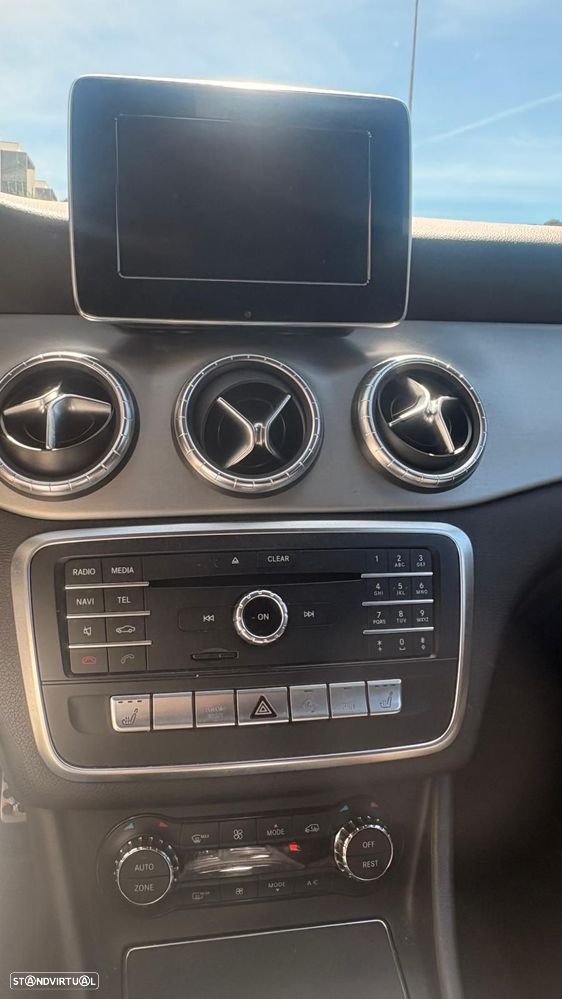 Mercedes-Benz CLA 220 d 7G-DCT AMG Line - 4