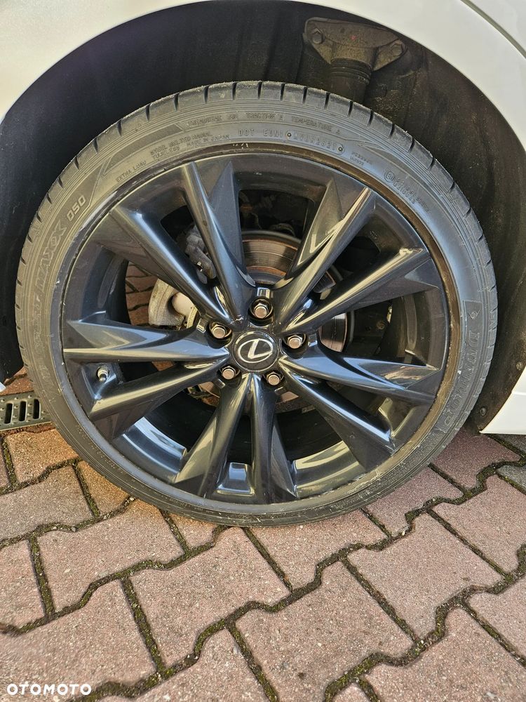 Lexus ES 300h F Sport Edition - 21