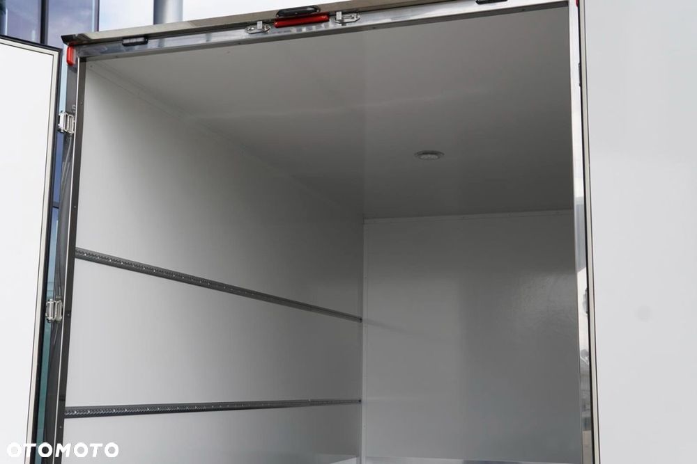 Mercedes-Benz Sprinter - 21