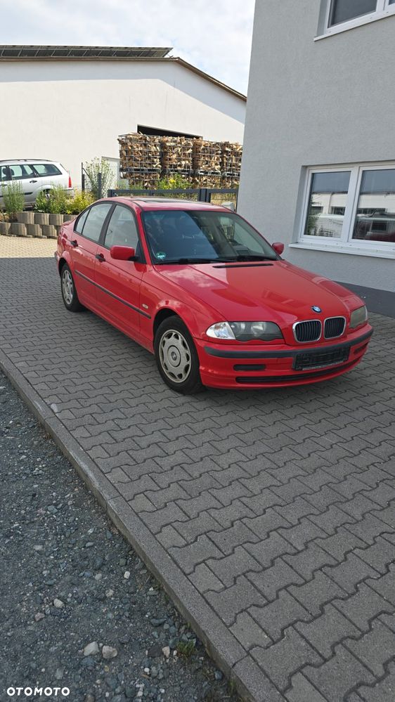 BMW Seria 3 318i - 4