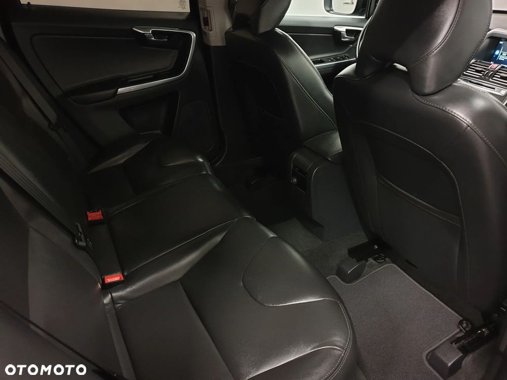 Volvo XC 60 D3 Drive-E Momentum - 40