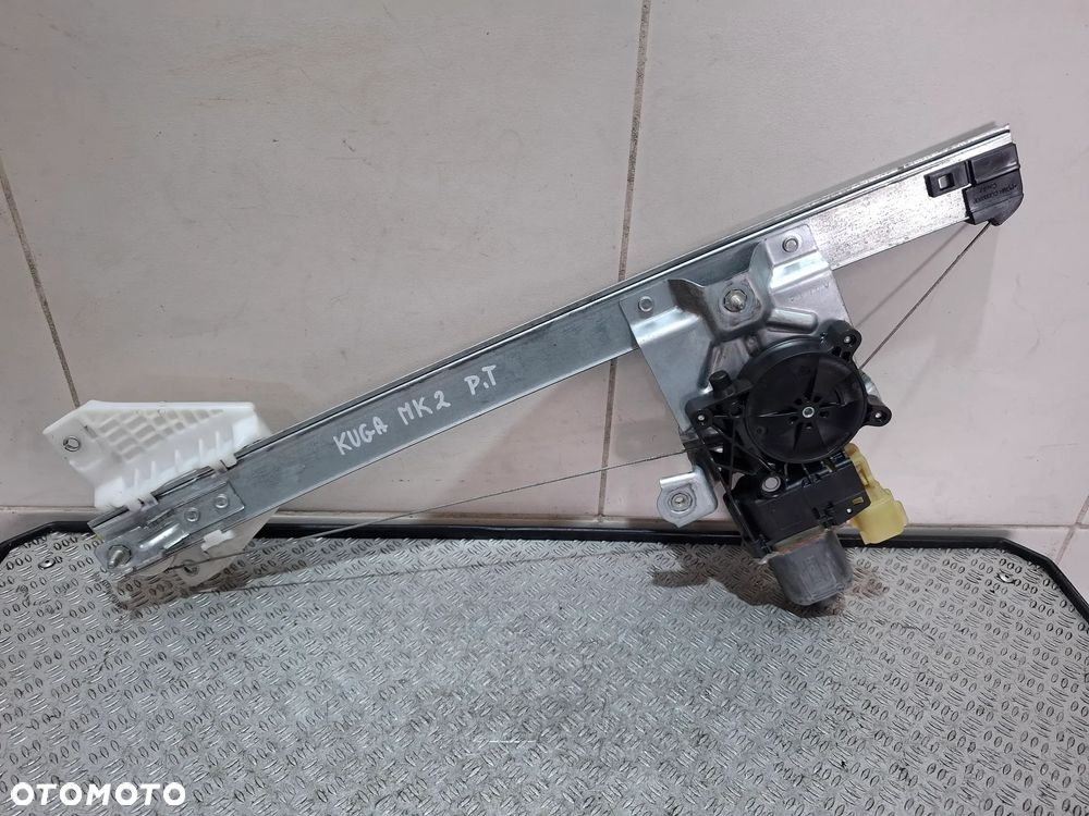 Podnośnik szyby drzwi prawy tył Ford Kuga Mk2 2014 rok - 2