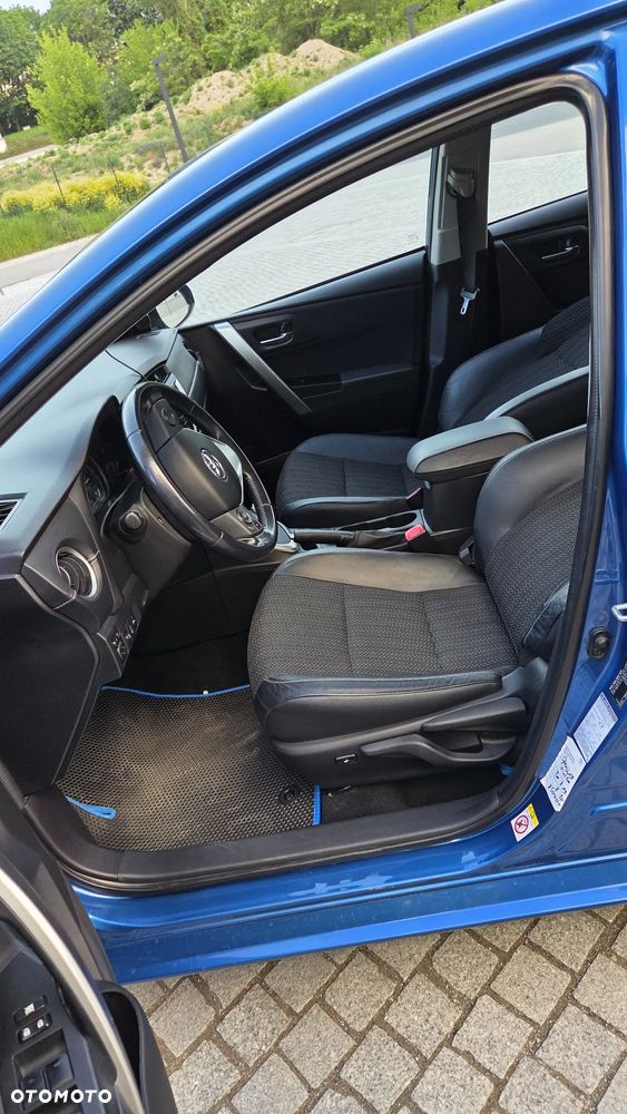 Toyota Auris 1.8 HSD Luna - 13