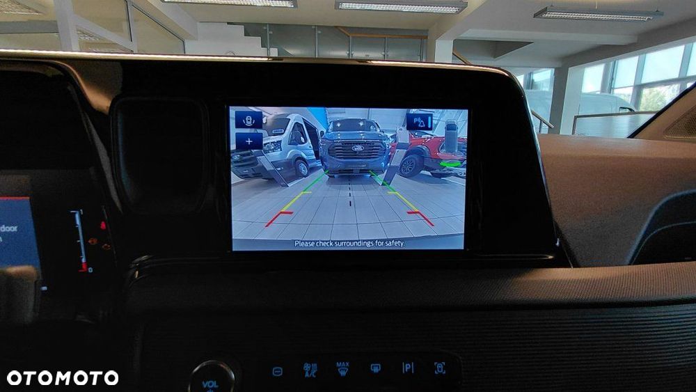 Ford Transit Courier - 8