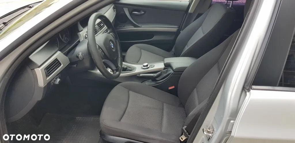 BMW Seria 3 318d - 9