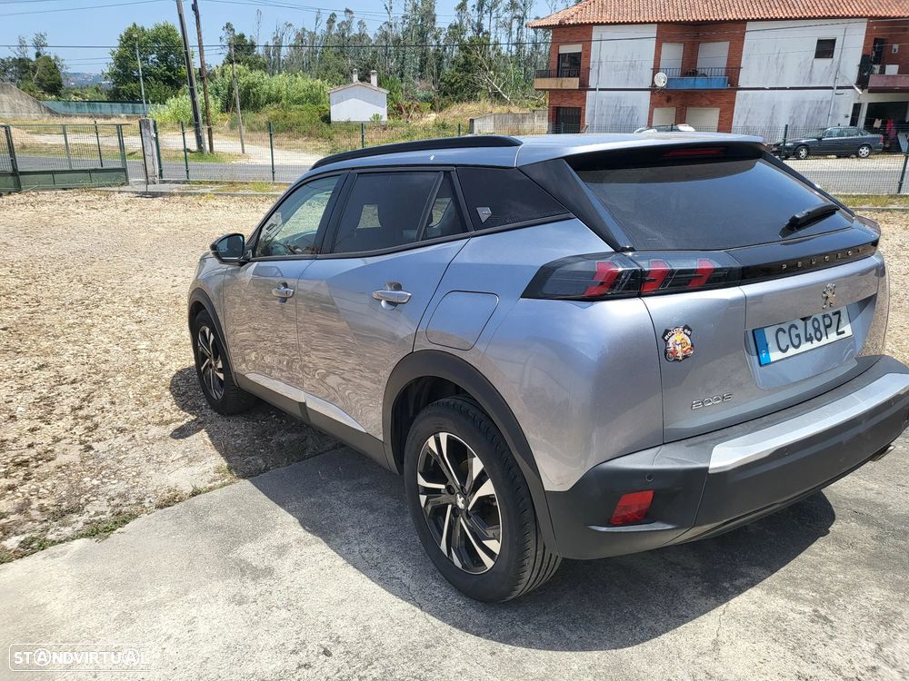 Peugeot 2008 foto 2