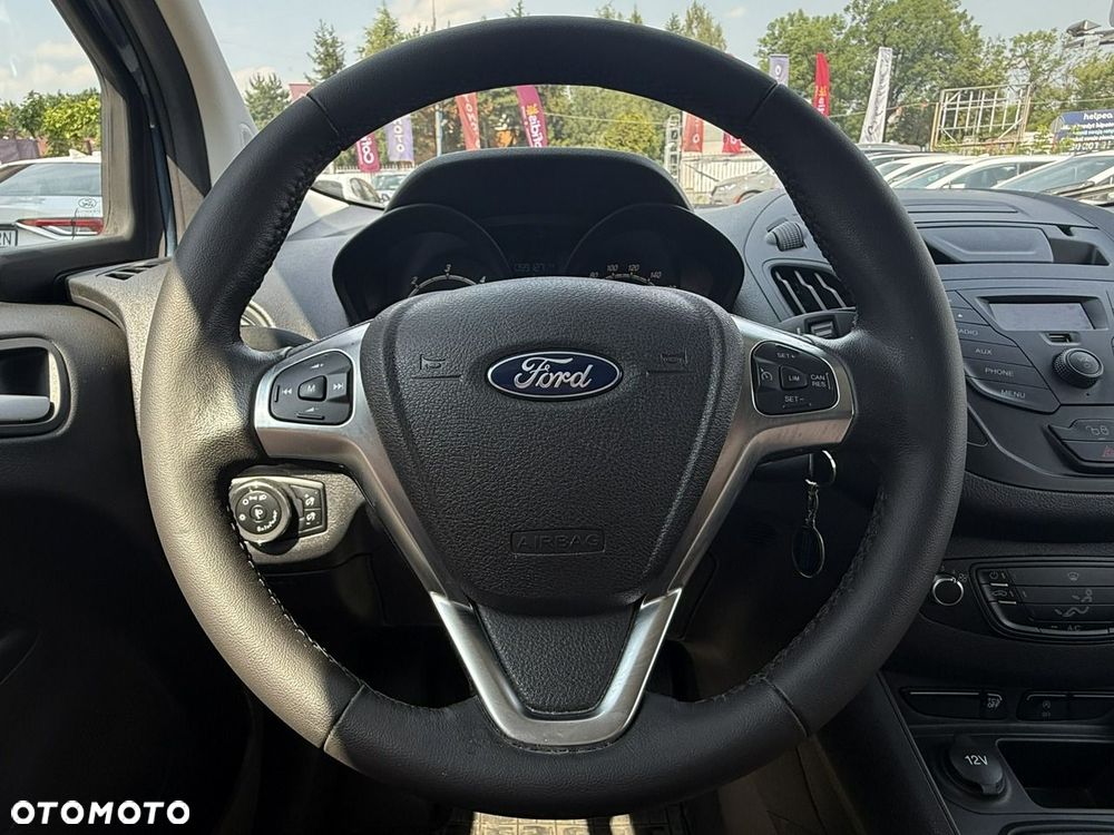 Ford Transit Courier - 17