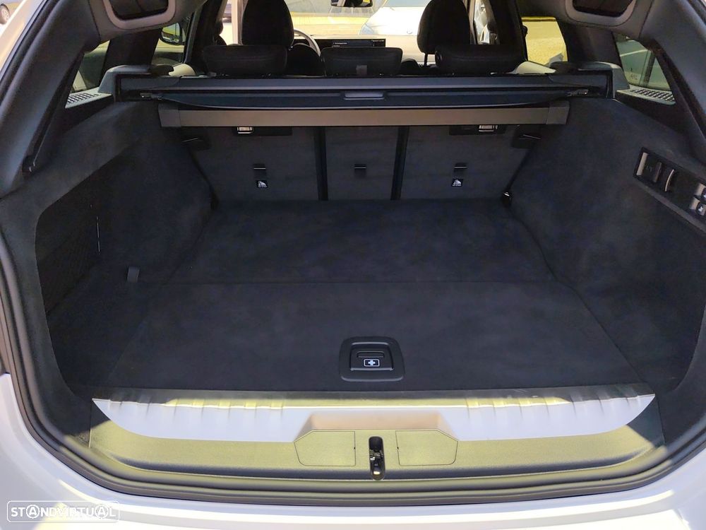 BMW 330 e Pack Desportivo M Pro Auto - 38