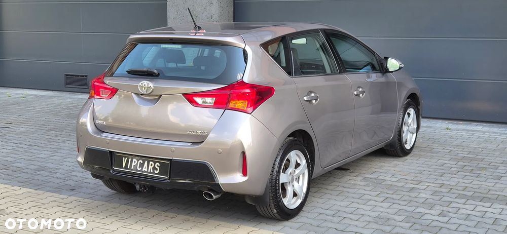 Toyota Auris 1.6 Premium - 19