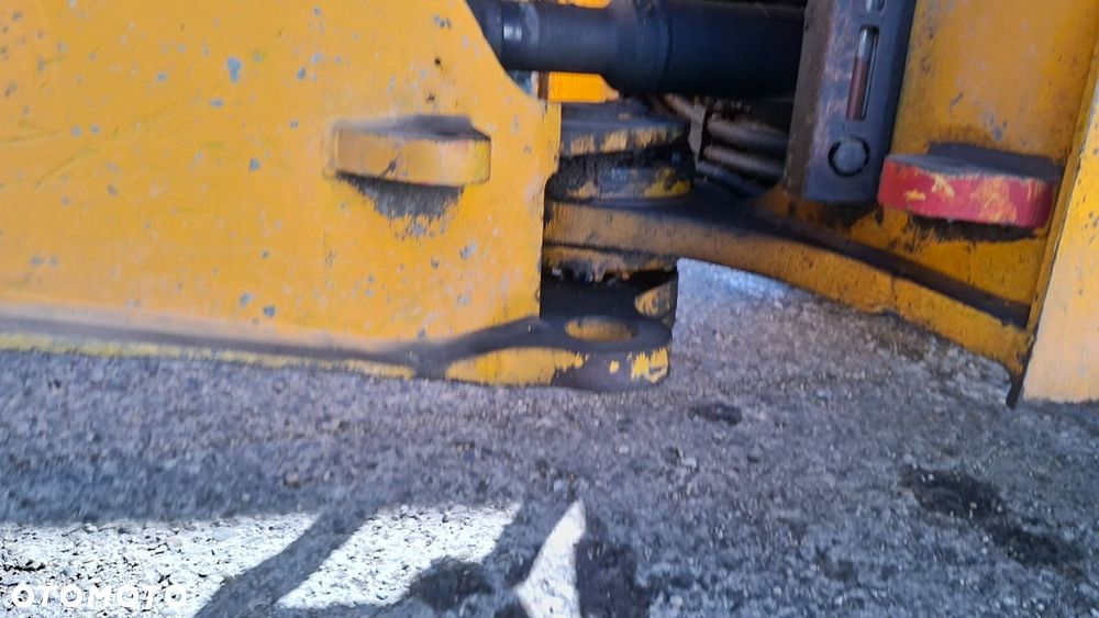 Volvo L 120 E 4X4 - 26