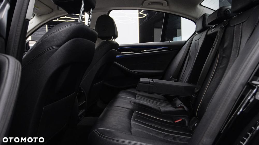 BMW Seria 5 520d xDrive Luxury Line - 14