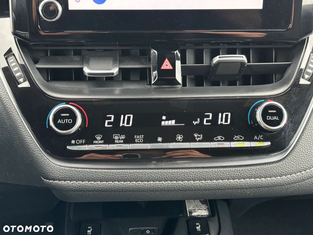 Toyota Corolla 1.8 Hybrid Executive - 29