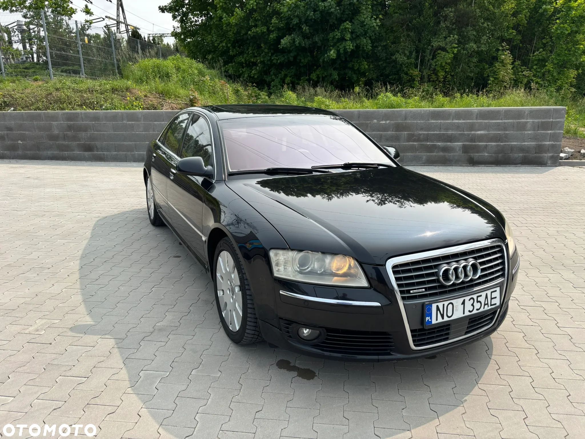 Audi A8 4.2 Quattro - 1