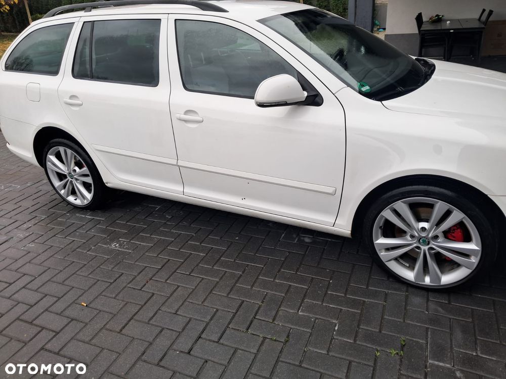 Skoda Octavia 2.0 TDI DPF RS - 3