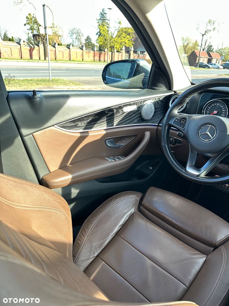 Mercedes-Benz Klasa E 220 d 4-Matic All-Terrain - 22