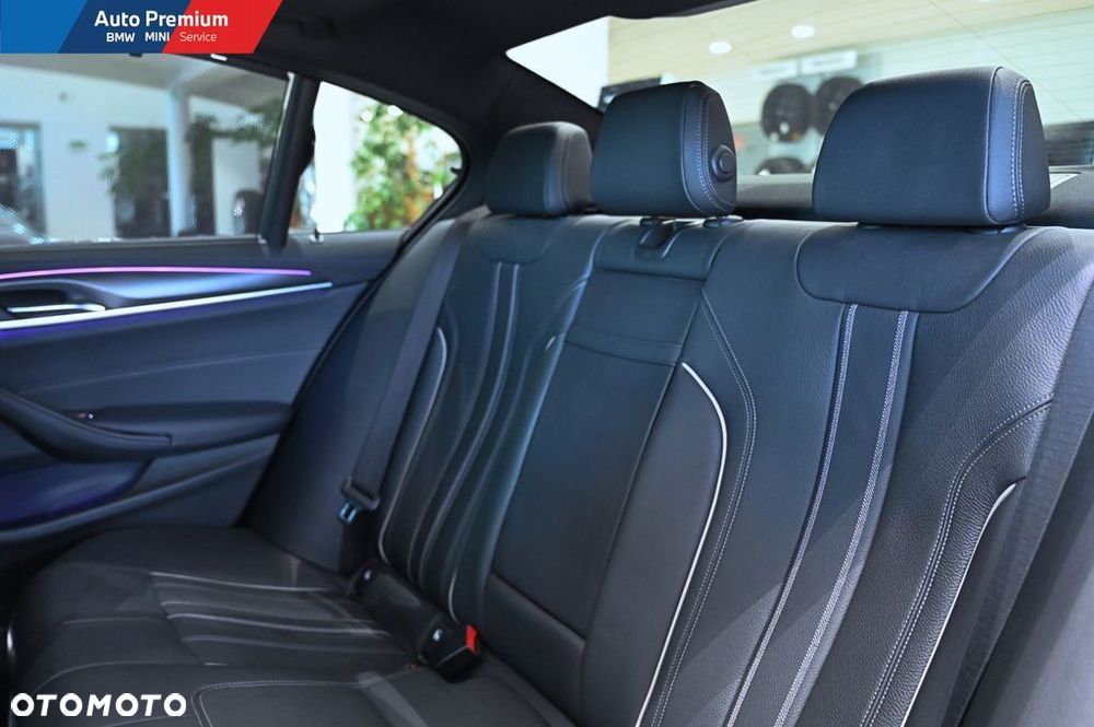 BMW Seria 5 540i xDrive mHEV - 18