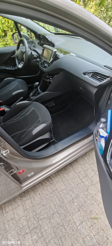 Peugeot 208 1.2 PureTech Allure - 14