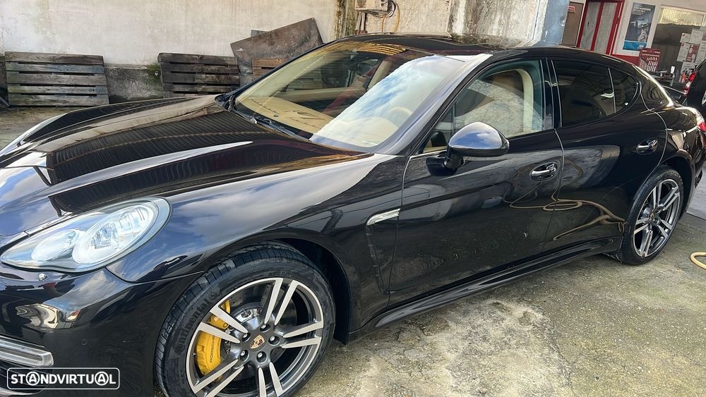 Porsche Panamera Turbo S PDK - 30
