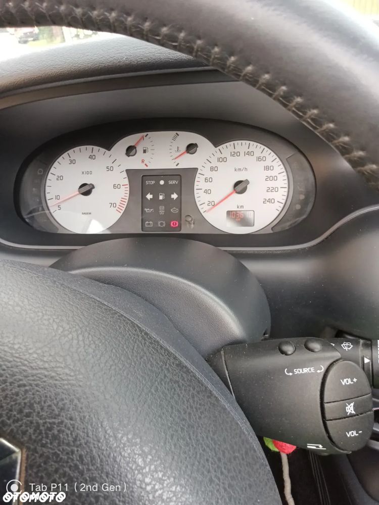 Renault Megane 2.0i - 13