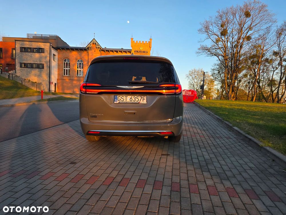 Chrysler Pacifica - 13