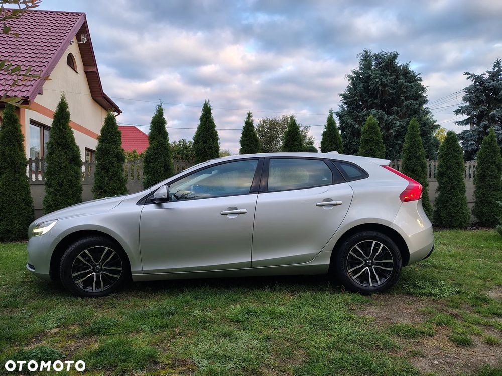 Volvo V40 D2 Momentum - 9