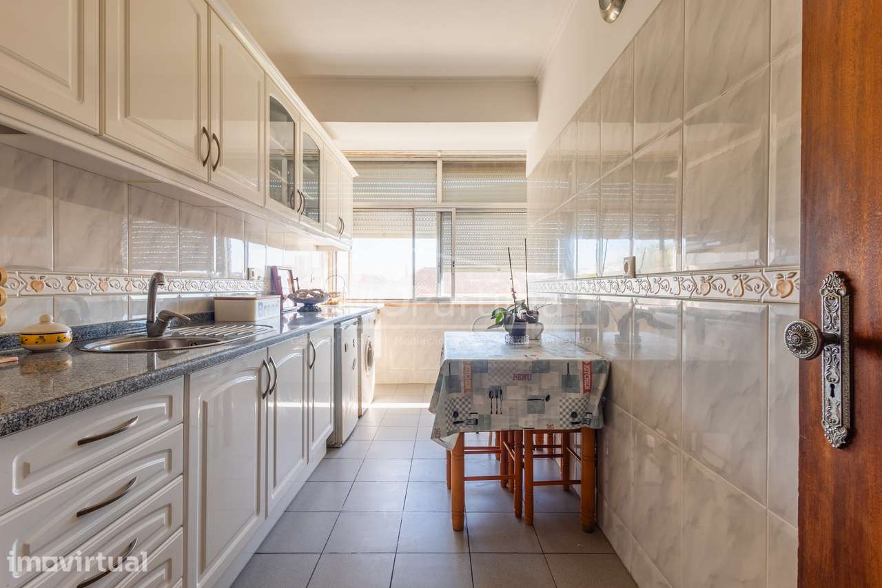 Apartamento T3
Agualva - Cacém - Grande imagem: 4/25