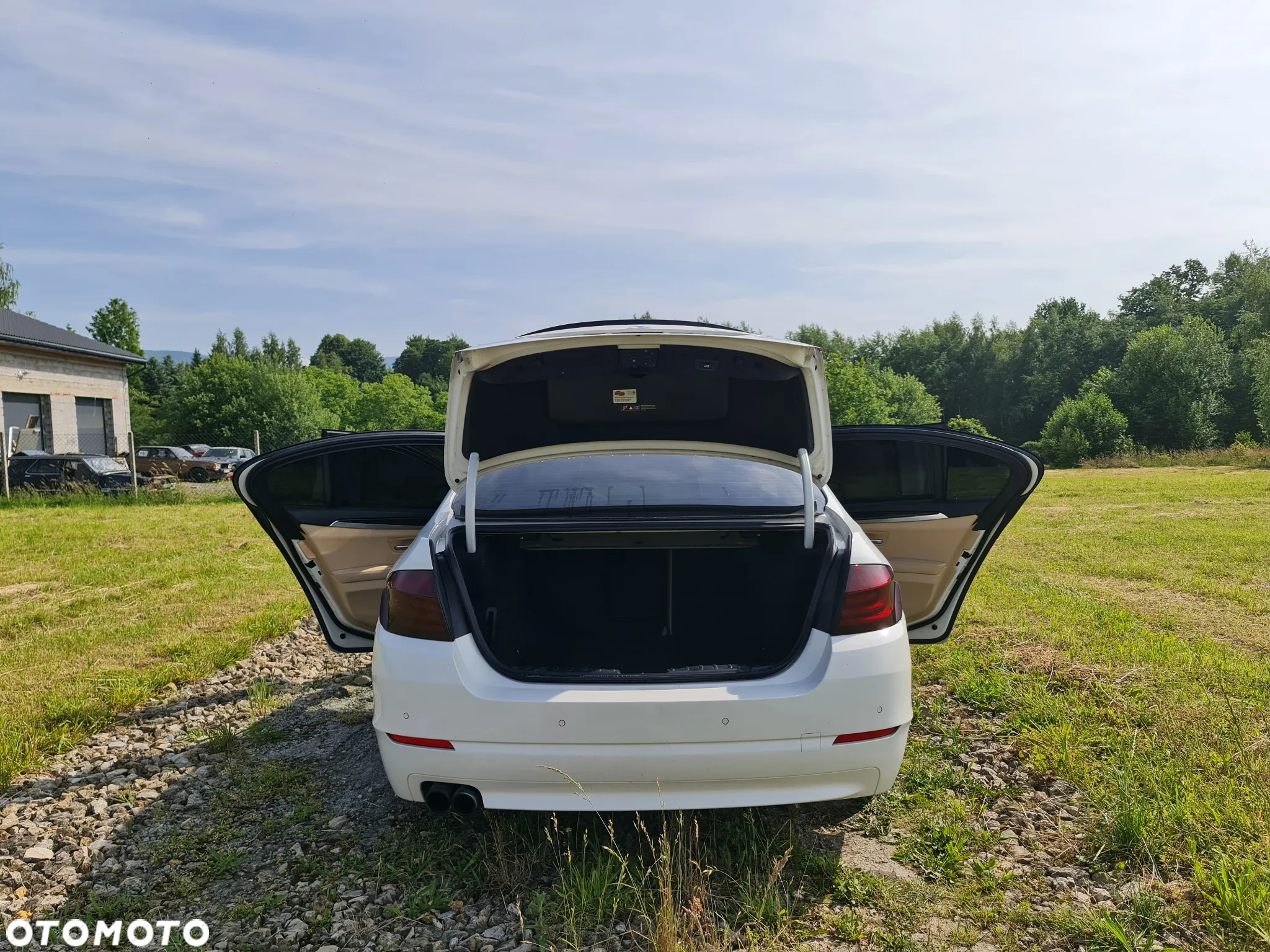 BMW Seria 5 528i xDrive - 13